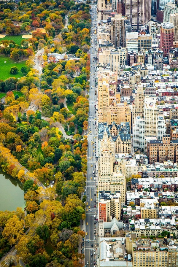 Two worlds divided, New York, USA